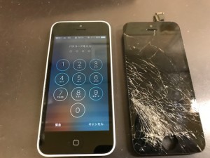 iPhone5C　画面重度破損
