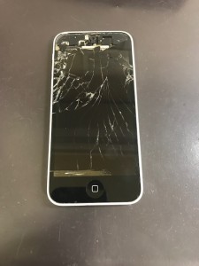 iPhone5C　画面破損