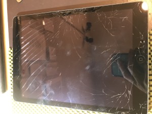 iPadPro12.9　第三世代　画面割れ故障　修理
