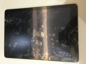 iPad5　画面割れ　交換　修理