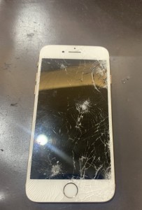 iPhone8 画面修理