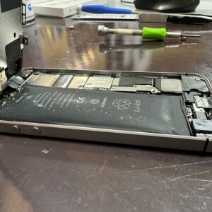 iPhoneSE1　バッテリー交換修理