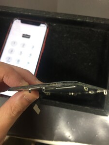 iphone12mini 水没　ベゼル分離