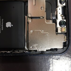 iPhone12　バックカメラ水濡れ