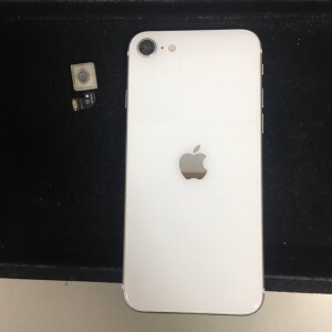 iPhoneSE2 バックカメラ 即日修理