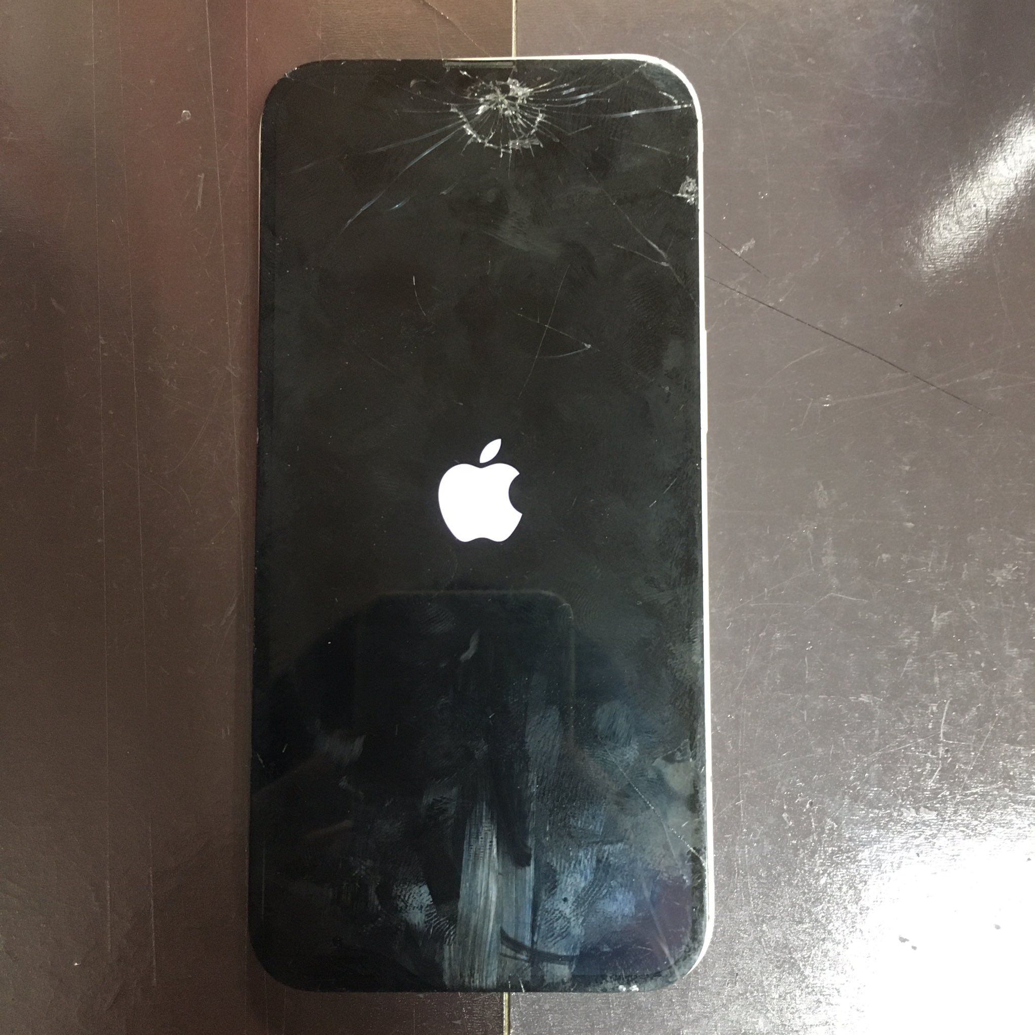 iPhone13　リンゴループ故障　