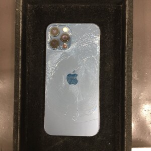 iPhone12Pro　背面ガラス割れ　即日修理