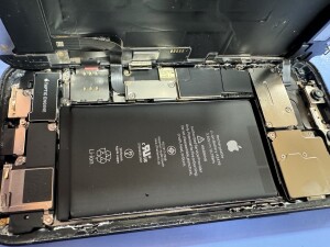 iPhone13　水没復旧修理