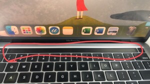 MacBookPro13インチ　Touch Bar