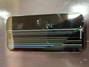 iPhone 14 画面割れた　修理　画面つかない