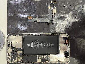iPhone 充電できない　iPhone12ドックコネクター交換修理