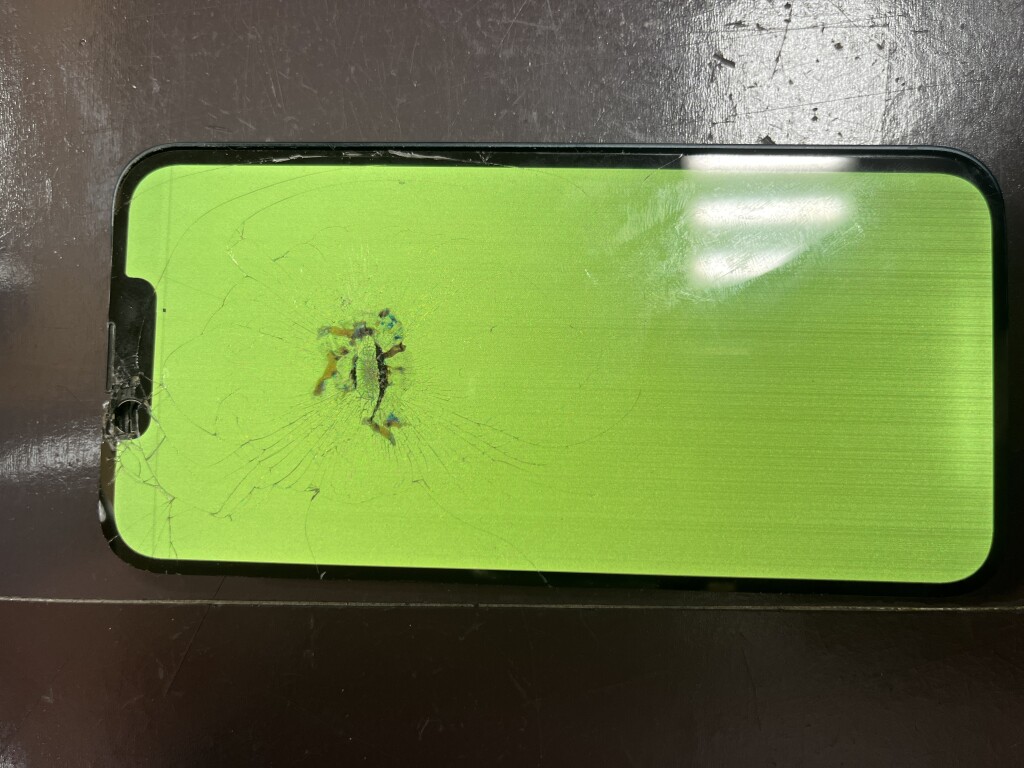 iPhone 13｜画面修理｜京都河原町駅周辺