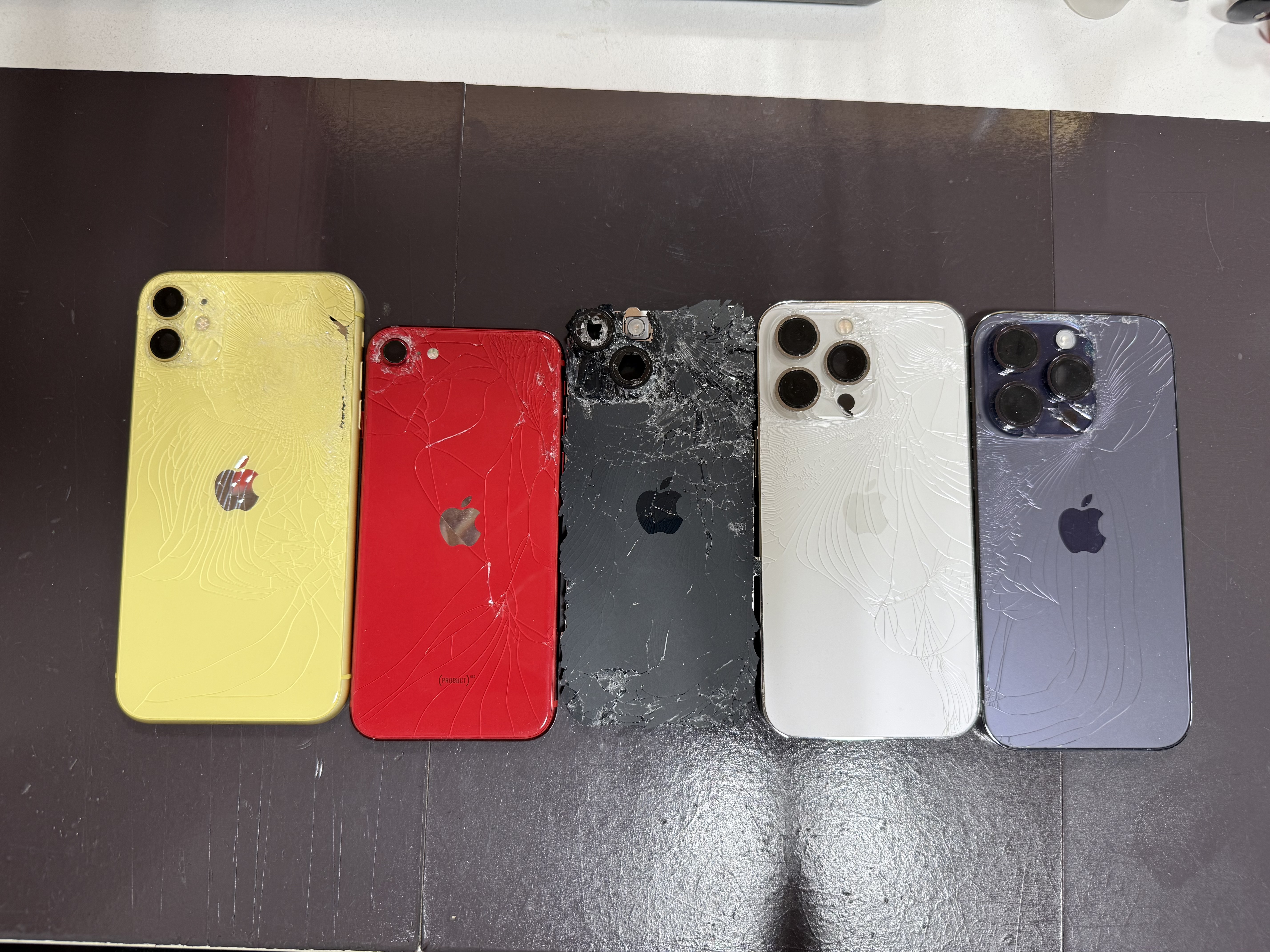 iPhone背面ガラス割れ 京都市右京区