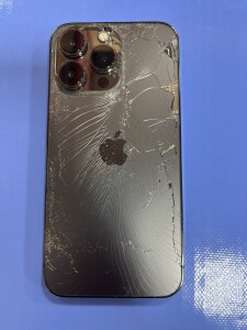 京都市中京区　iPhone　背面ガラス　修理