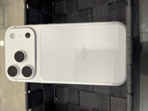 アップルストア京都近く　iPhoneガラスコーティング