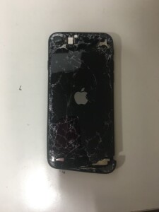 iPhoneSE3 iPhone BP 背面