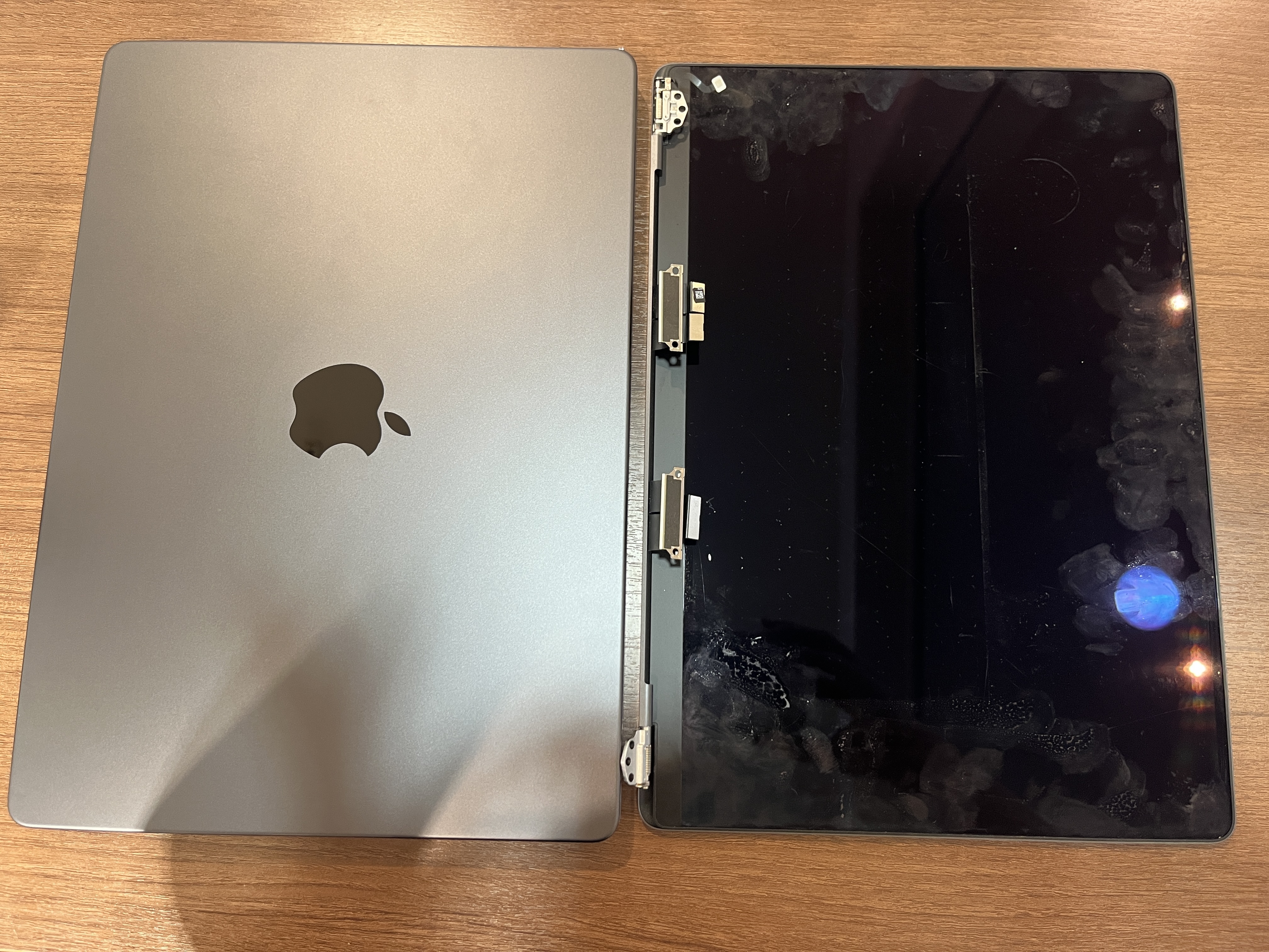 MacBook Pro（A2992） 画面即日修理　